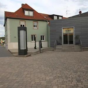 Tari *** Höchberg